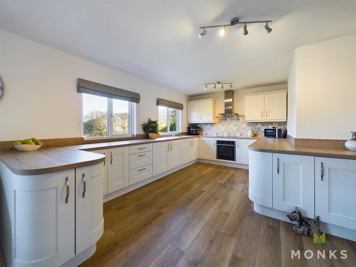 Stoneleigh 5 Llwyn Y Garth, Llanfyllin, SY22 5JZ SSTC